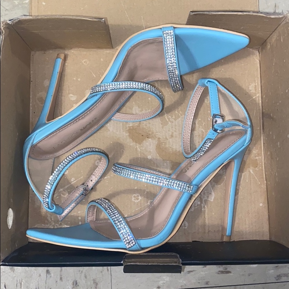 Trigger blue fashion nova shoes - Picture 5 of 5